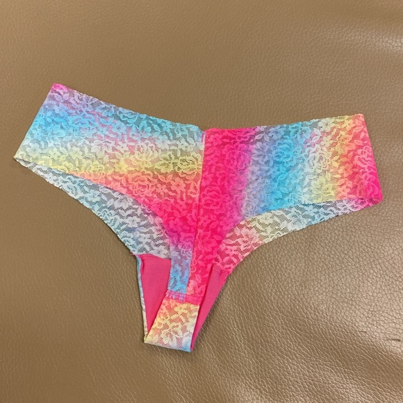Pink Victoria’s Secret No-Show Raw Cut Lace Thong Panty - S - Picture 2 of 5
